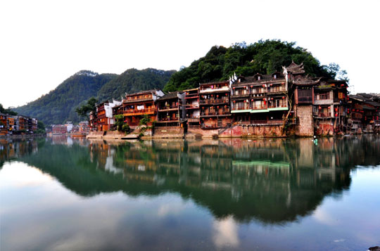 【常规系列】张家界上海双飞4日 张家界 袁家界 凤凰古镇