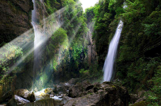 【神话恩施】恩施清江大峡谷 黄鹤桥峰林 土家女儿城 恩施大峡谷 5日游